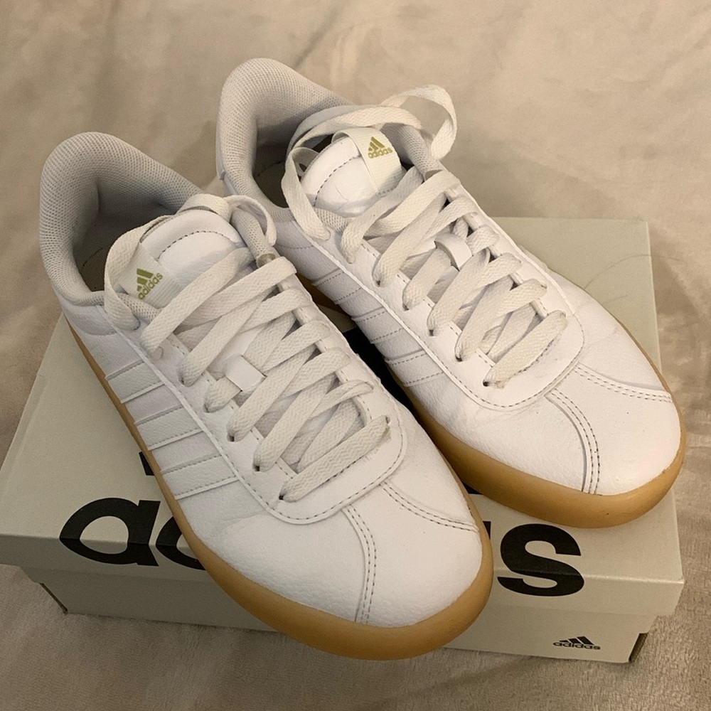 ADIDAS COURT SNEAKERS